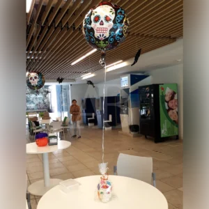 Centros de Mesa con Globo Metalico