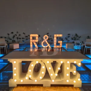 Mesa LOVE Iluminada (Renta)